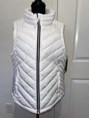 White Quilted Puffer Vest - Women's Sleeveless Jacket